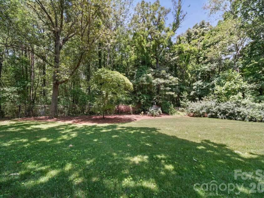2925 Grampian Drive, Gastonia, NC 28054.  MLS# CAR4391415, YatesRealty ID 32062. 