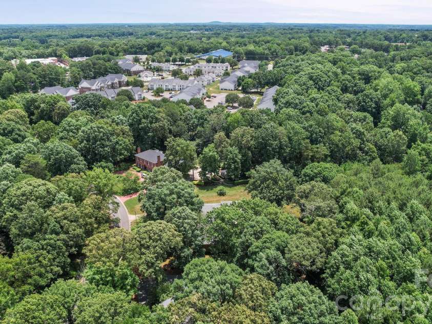 2925 Grampian Drive, Gastonia, NC 28054.  MLS# CAR4391415, YatesRealty ID 32062. 