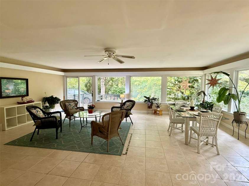 2925 Grampian Drive, Gastonia, NC 28054.  MLS# CAR4391415, YatesRealty ID 32062. 