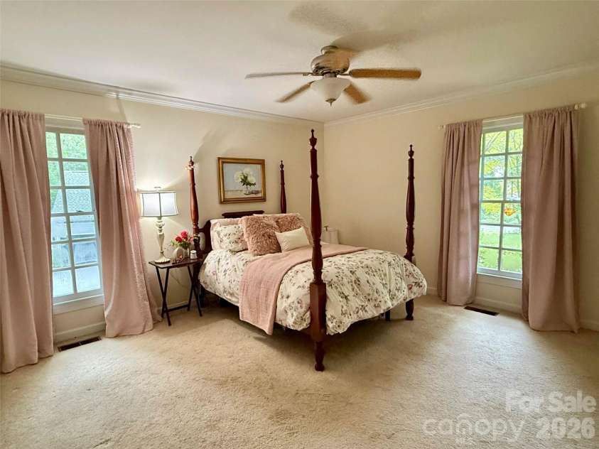 2925 Grampian Drive, Gastonia, NC 28054.  MLS# CAR4391415, YatesRealty ID 32062. 