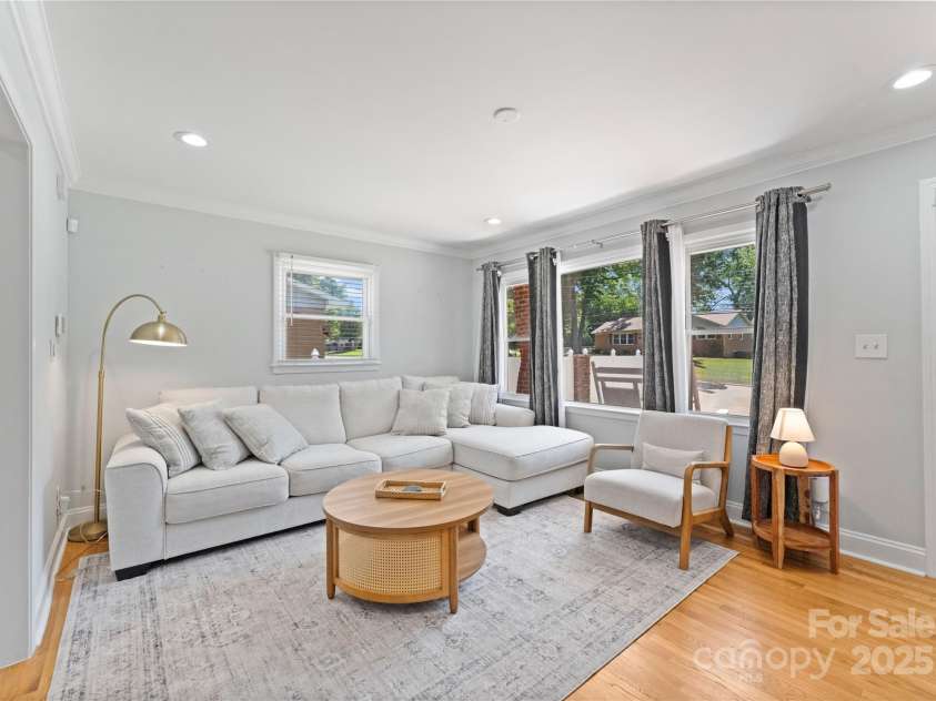 4337 Tipperary Place, Charlotte, NC 28215.  MLS# CAR4282990, YatesRealty ID 32063. 