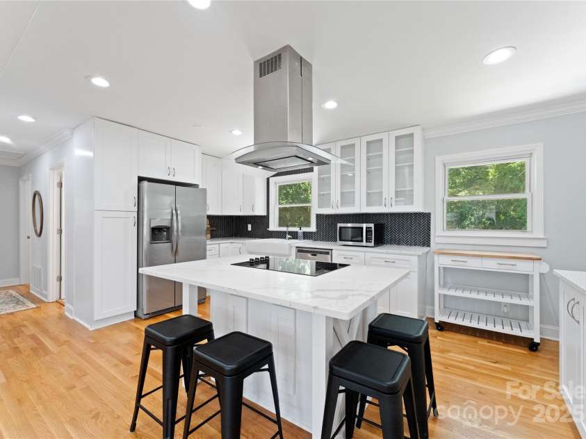 4337 Tipperary Place, Charlotte, NC 28215.  MLS# CAR4282990, YatesRealty ID 32063. 