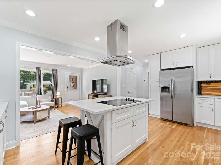 4337 Tipperary Place, Charlotte, NC 28215.  MLS# CAR4282990, YatesRealty ID 32063. 