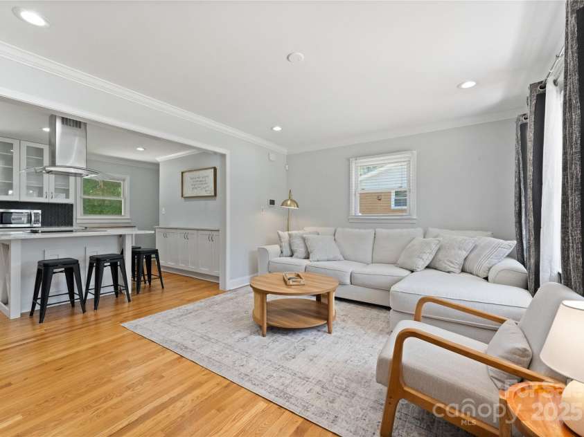 4337 Tipperary Place, Charlotte, NC 28215.  MLS# CAR4282990, YatesRealty ID 32063. 