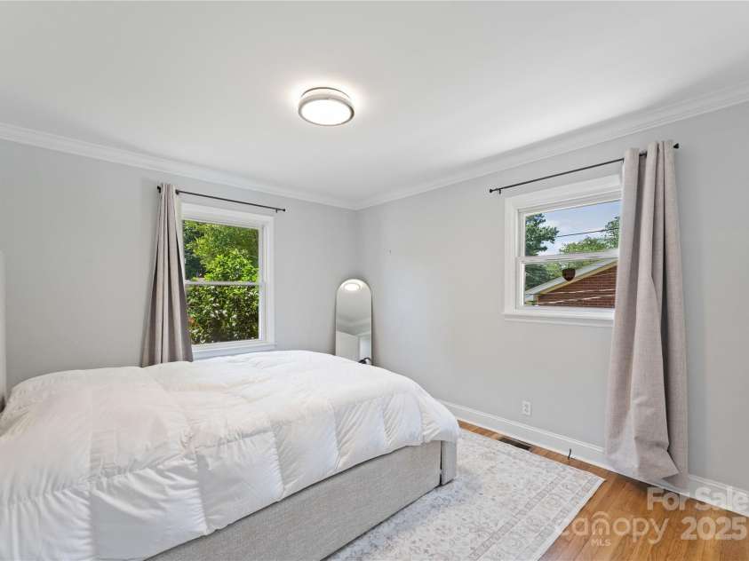 4337 Tipperary Place, Charlotte, NC 28215.  MLS# CAR4282990, YatesRealty ID 32063. 