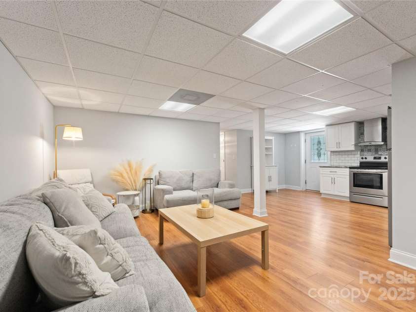 4337 Tipperary Place, Charlotte, NC 28215.  MLS# CAR4282990, YatesRealty ID 32063. 