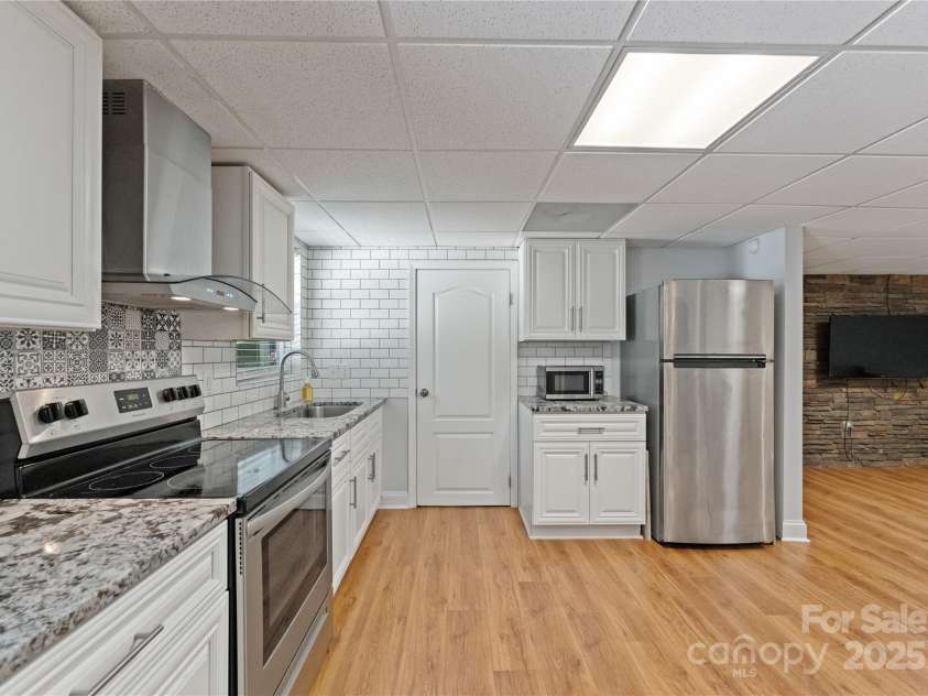 4337 Tipperary Place, Charlotte, NC 28215.  MLS# CAR4282990, YatesRealty ID 32063. 