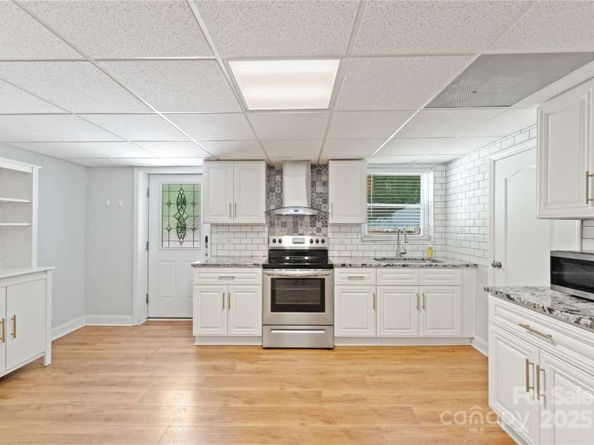 4337 Tipperary Place, Charlotte, NC 28215.  MLS# CAR4282990, YatesRealty ID 32063. 