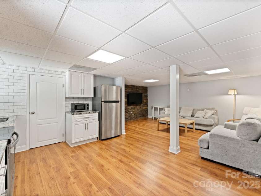 4337 Tipperary Place, Charlotte, NC 28215.  MLS# CAR4282990, YatesRealty ID 32063. 