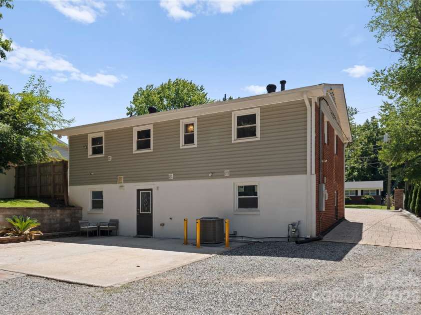 4337 Tipperary Place, Charlotte, NC 28215.  MLS# CAR4282990, YatesRealty ID 32063. 