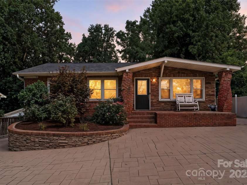 4337 Tipperary Place, Charlotte, NC 28215.  MLS# CAR4282990, YatesRealty ID 32063. 