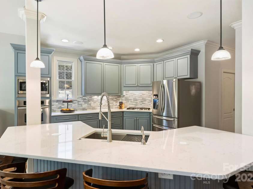119 Pin Oak Lane, Mooresville, NC 28117.  MLS# CAR4278947, YatesRealty ID 32064. 