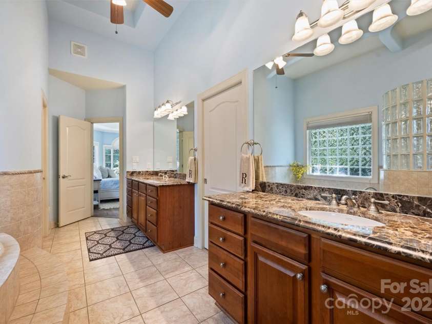 119 Pin Oak Lane, Mooresville, NC 28117.  MLS# CAR4278947, YatesRealty ID 32064. 