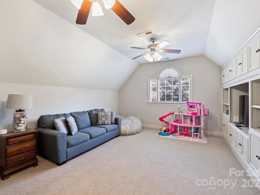 119 Pin Oak Lane, Mooresville, NC 28117.  MLS# CAR4278947, YatesRealty ID 32064. 