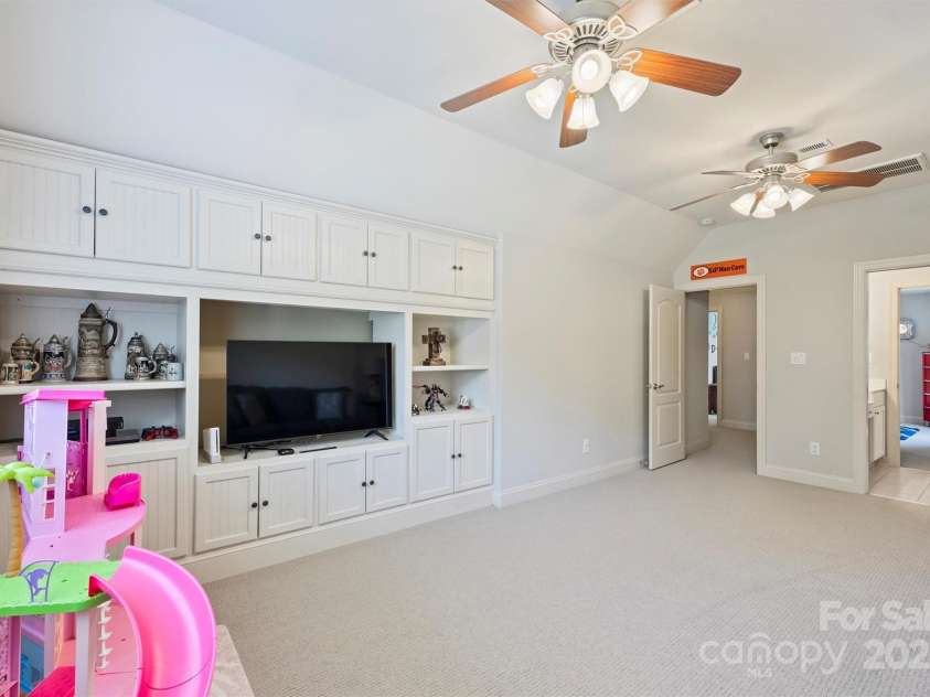 119 Pin Oak Lane, Mooresville, NC 28117.  MLS# CAR4278947, YatesRealty ID 32064. 