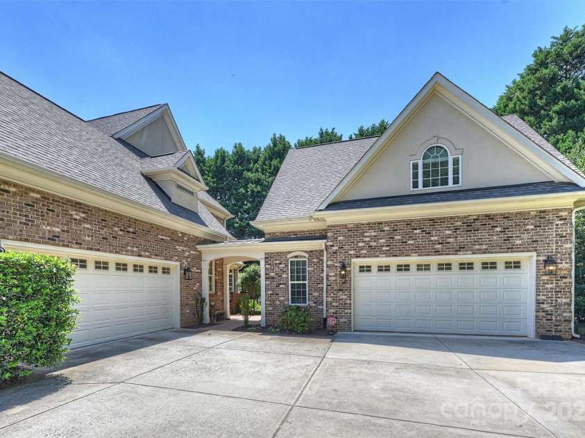 119 Pin Oak Lane, Mooresville, NC 28117.  MLS# CAR4278947, YatesRealty ID 32064. 