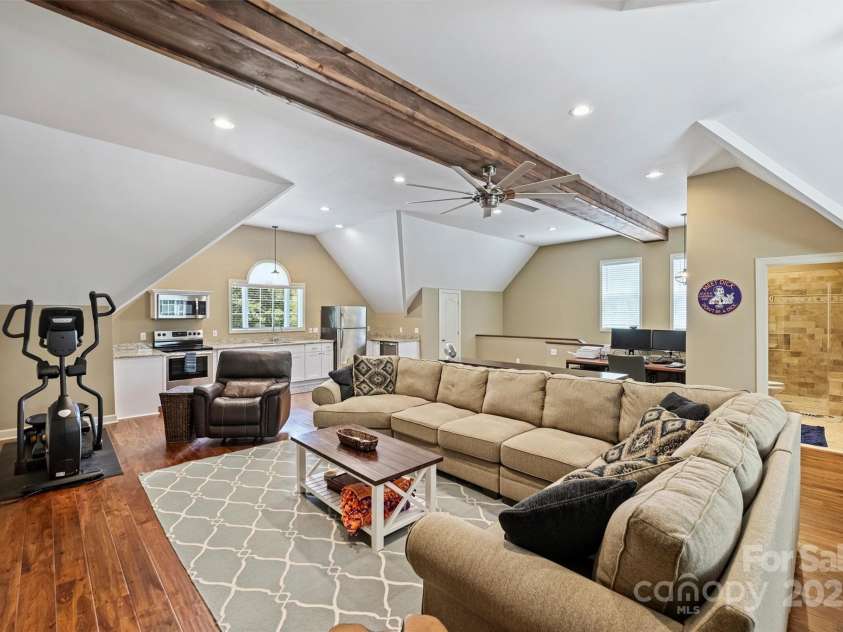 119 Pin Oak Lane, Mooresville, NC 28117.  MLS# CAR4278947, YatesRealty ID 32064. 
