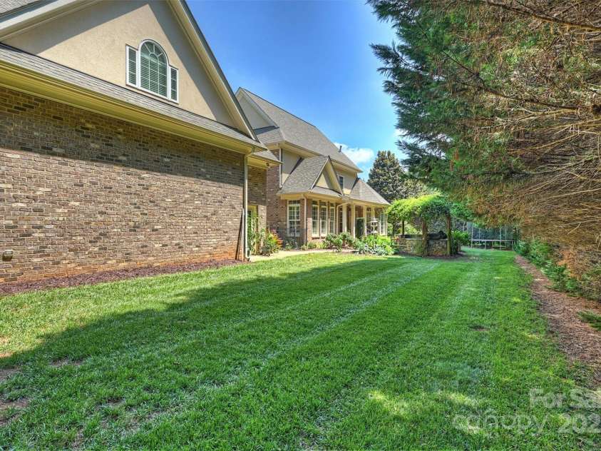 119 Pin Oak Lane, Mooresville, NC 28117.  MLS# CAR4278947, YatesRealty ID 32064. 