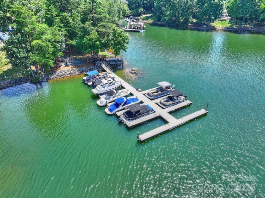 119 Pin Oak Lane, Mooresville, NC 28117.  MLS# CAR4278947, YatesRealty ID 32064. 