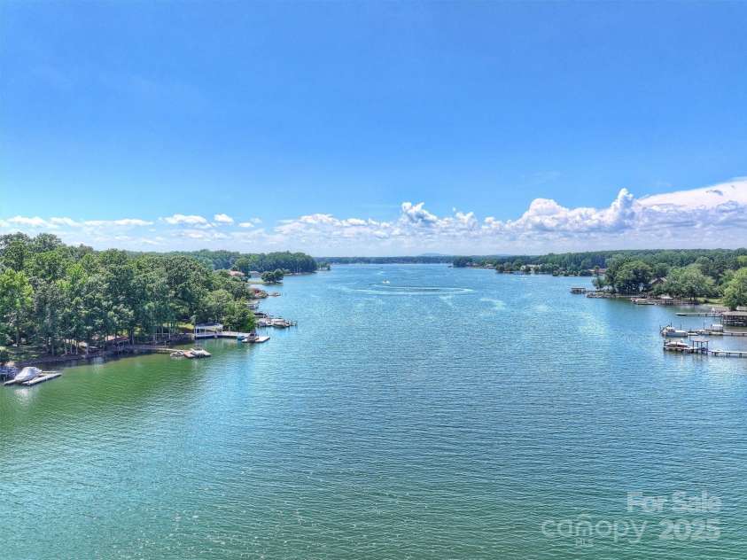 119 Pin Oak Lane, Mooresville, NC 28117.  MLS# CAR4278947, YatesRealty ID 32064. 
