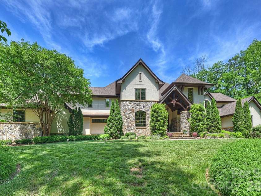 4901 Carmel Park Drive, Charlotte, NC 28226.  MLS# CAR4379174, YatesRealty ID 32065. 