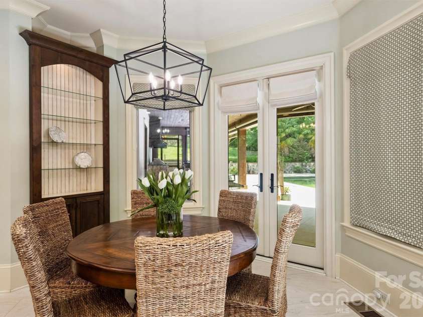 4901 Carmel Park Drive, Charlotte, NC 28226.  MLS# CAR4379174, YatesRealty ID 32065. 
