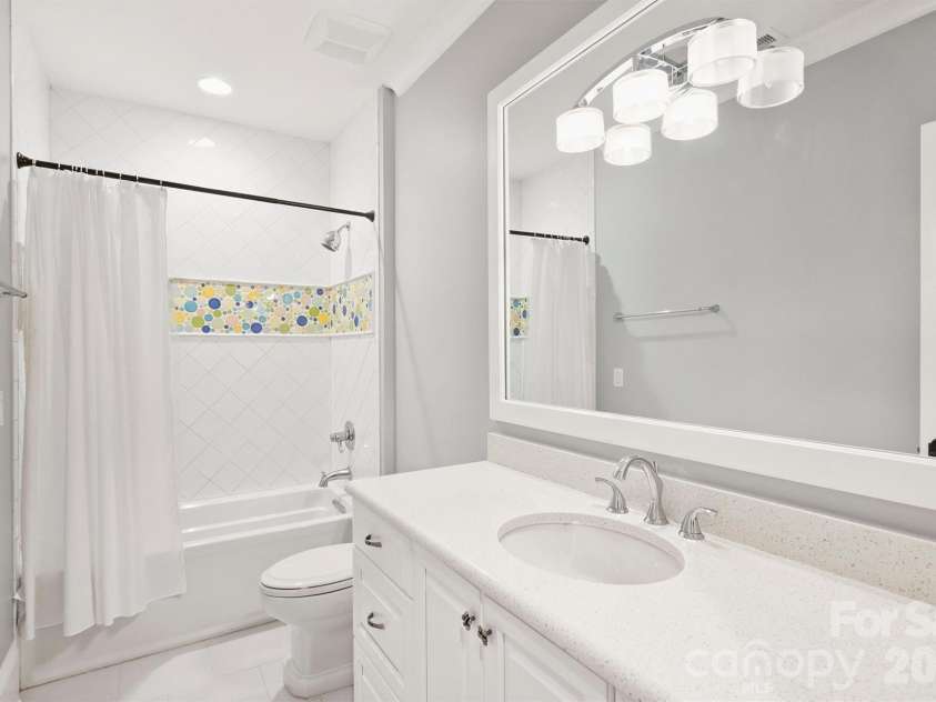 4901 Carmel Park Drive, Charlotte, NC 28226.  MLS# CAR4379174, YatesRealty ID 32065. Attached bathroom