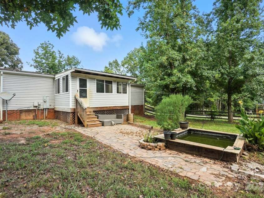 7912 Hillanby Court, Waxhaw, NC 28173.  MLS# CAR4286356, YatesRealty ID 32065. 