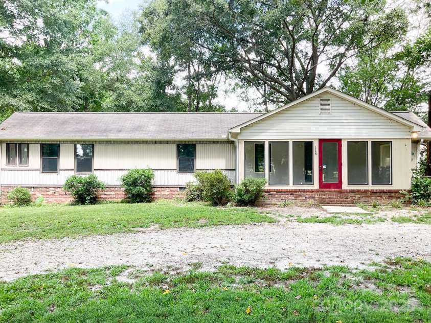 116 Putman Street, Simpsonville, SC 29681.  MLS# CAR4288879, YatesRealty ID 32066. 