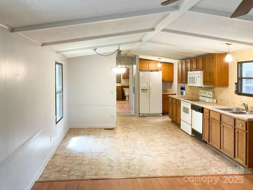 116 Putman Street, Simpsonville, SC 29681.  MLS# CAR4288879, YatesRealty ID 32066. 