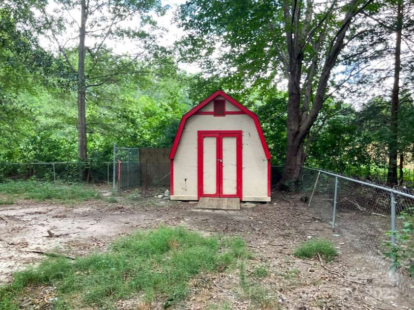 116 Putman Street, Simpsonville, SC 29681.  MLS# CAR4288879, YatesRealty ID 32066. 