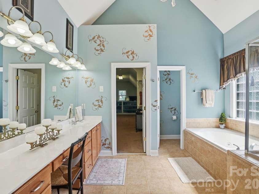 6717 Wesley Glen Drive, Waxhaw, NC 28173.  MLS# CAR4391375, YatesRealty ID 32066. 