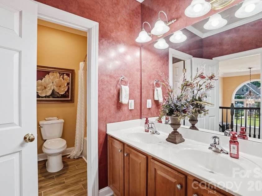 6717 Wesley Glen Drive, Waxhaw, NC 28173.  MLS# CAR4391375, YatesRealty ID 32066. 