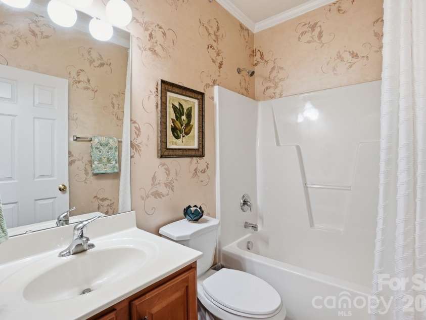 6717 Wesley Glen Drive, Waxhaw, NC 28173.  MLS# CAR4391375, YatesRealty ID 32066. 