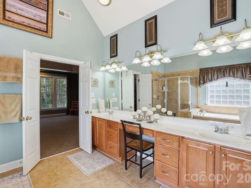 6717 Wesley Glen Drive, Waxhaw, NC 28173.  MLS# CAR4391375, YatesRealty ID 32066. 