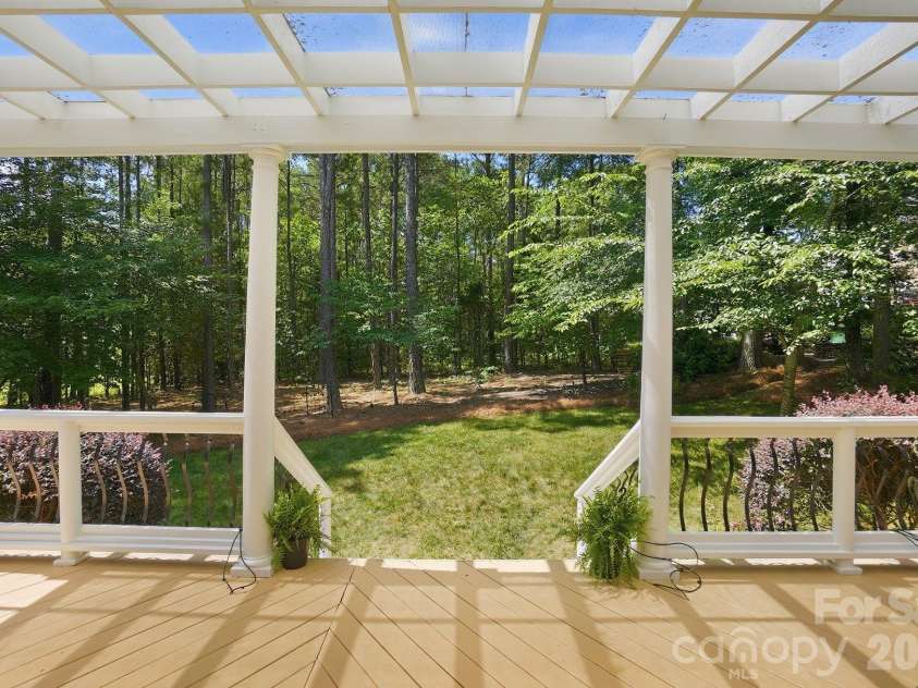 6717 Wesley Glen Drive, Waxhaw, NC 28173.  MLS# CAR4391375, YatesRealty ID 32066. 