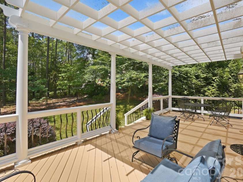 6717 Wesley Glen Drive, Waxhaw, NC 28173.  MLS# CAR4391375, YatesRealty ID 32066. 