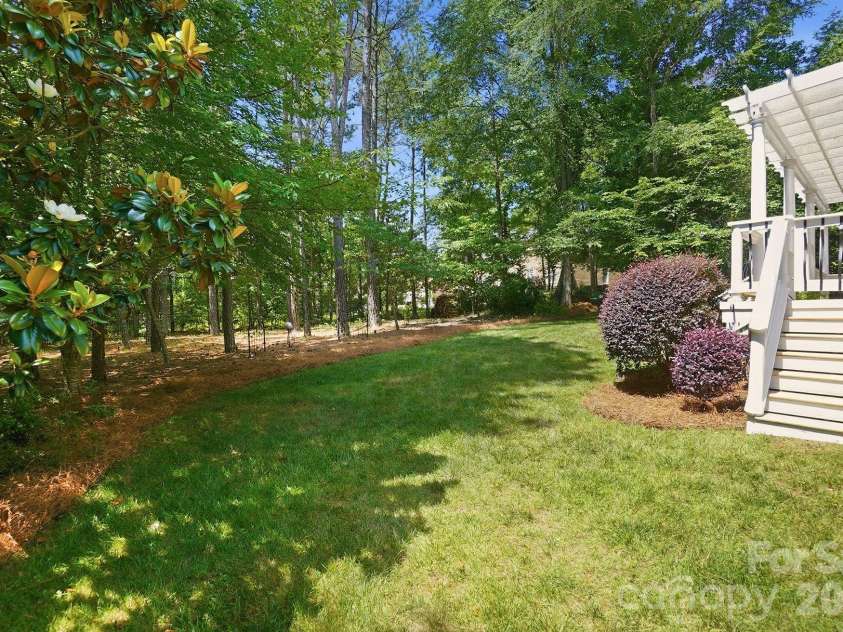 6717 Wesley Glen Drive, Waxhaw, NC 28173.  MLS# CAR4391375, YatesRealty ID 32066. 