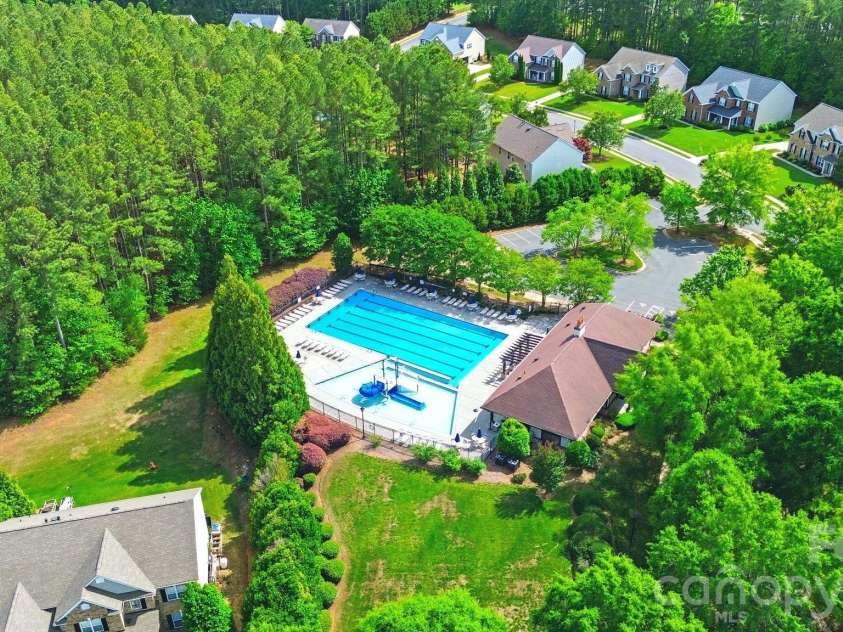 6717 Wesley Glen Drive, Waxhaw, NC 28173.  MLS# CAR4391375, YatesRealty ID 32066. 