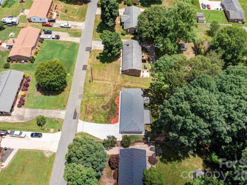 2173 Ridgewood Drive, Gastonia, NC 28054.  MLS# CAR4393306, YatesRealty ID 32068. 
