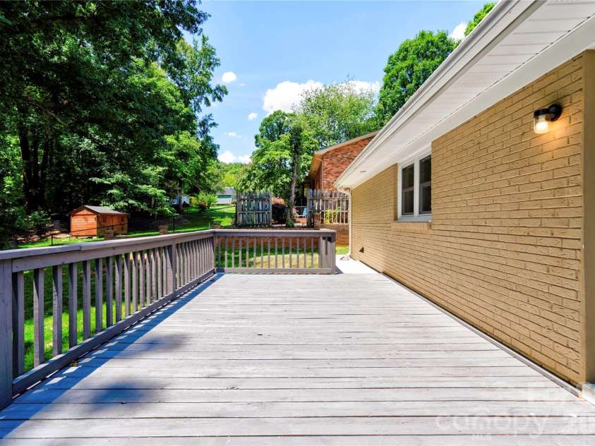 2173 Ridgewood Drive, Gastonia, NC 28054.  MLS# CAR4393306, YatesRealty ID 32068. 
