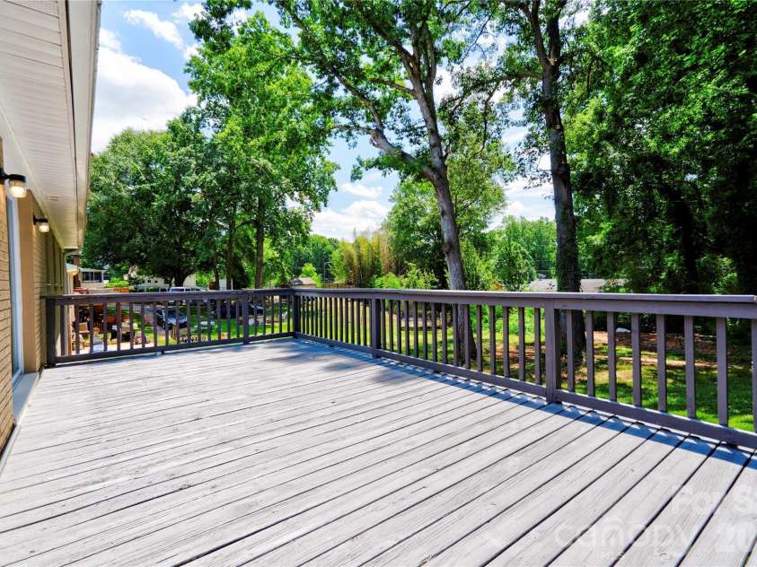 2173 Ridgewood Drive, Gastonia, NC 28054.  MLS# CAR4393306, YatesRealty ID 32068. 