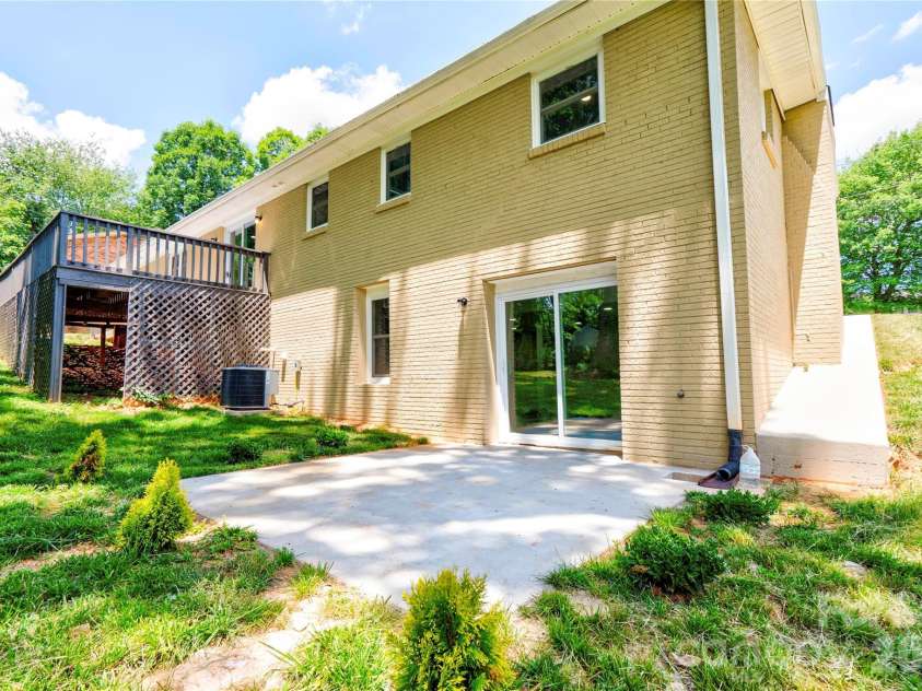 2173 Ridgewood Drive, Gastonia, NC 28054.  MLS# CAR4393306, YatesRealty ID 32068. 