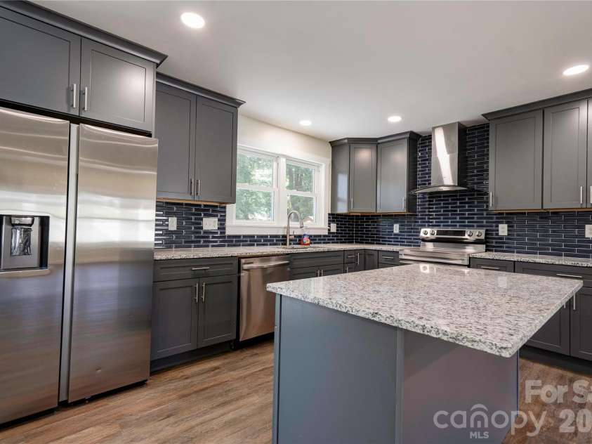 2173 Ridgewood Drive, Gastonia, NC 28054.  MLS# CAR4393306, YatesRealty ID 32068. 