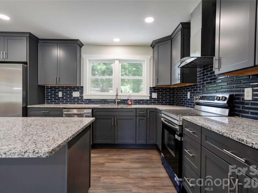 2173 Ridgewood Drive, Gastonia, NC 28054.  MLS# CAR4393306, YatesRealty ID 32068. 