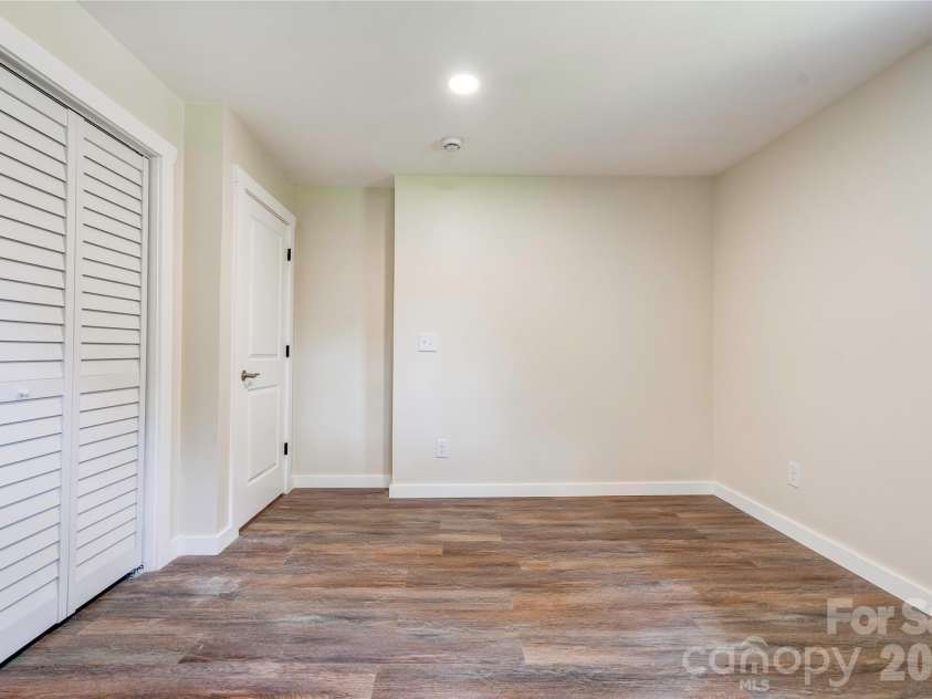 2173 Ridgewood Drive, Gastonia, NC 28054.  MLS# CAR4393306, YatesRealty ID 32068. 