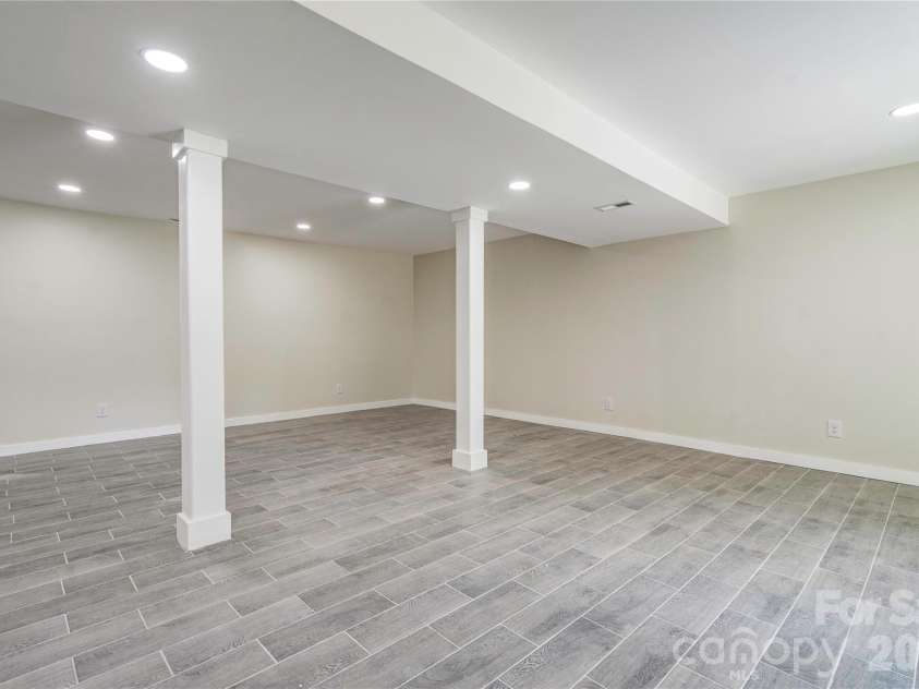 2173 Ridgewood Drive, Gastonia, NC 28054.  MLS# CAR4393306, YatesRealty ID 32068. 