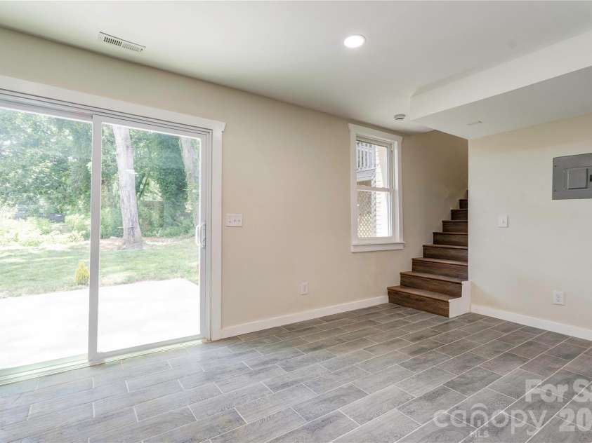 2173 Ridgewood Drive, Gastonia, NC 28054.  MLS# CAR4393306, YatesRealty ID 32068. 