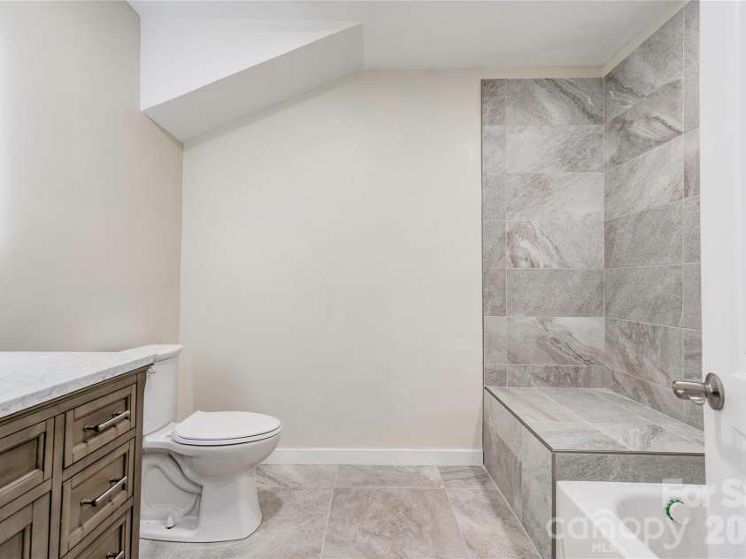 2173 Ridgewood Drive, Gastonia, NC 28054.  MLS# CAR4393306, YatesRealty ID 32068. 