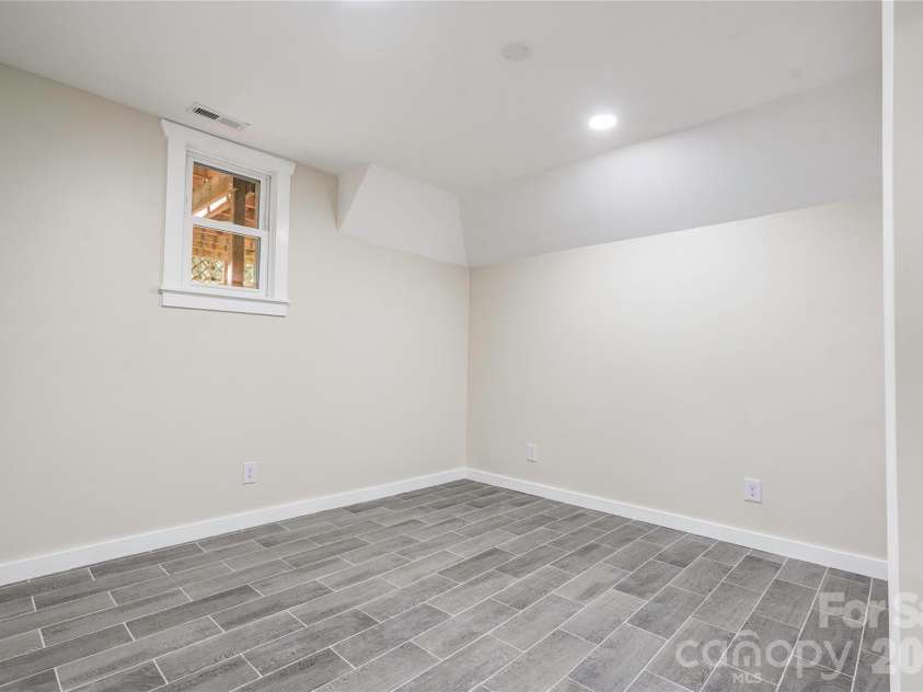 2173 Ridgewood Drive, Gastonia, NC 28054.  MLS# CAR4393306, YatesRealty ID 32068. 